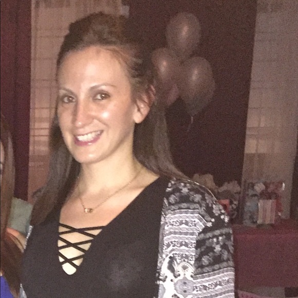 Meet your Posher, Stephanie - Picture 1 of 1